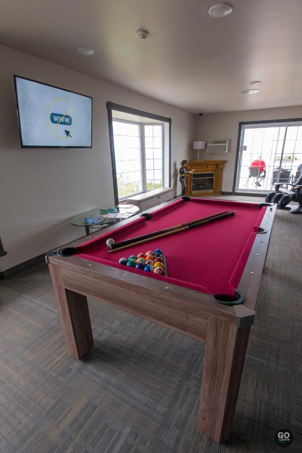 Les Pavillons Du Petit Manoir Du Casino Hotell La Malbaie Exteriör bild