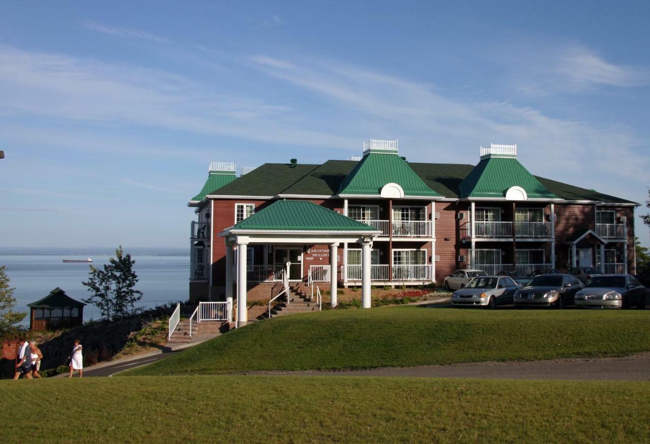 Les Pavillons Du Petit Manoir Du Casino Hotell La Malbaie Exteriör bild