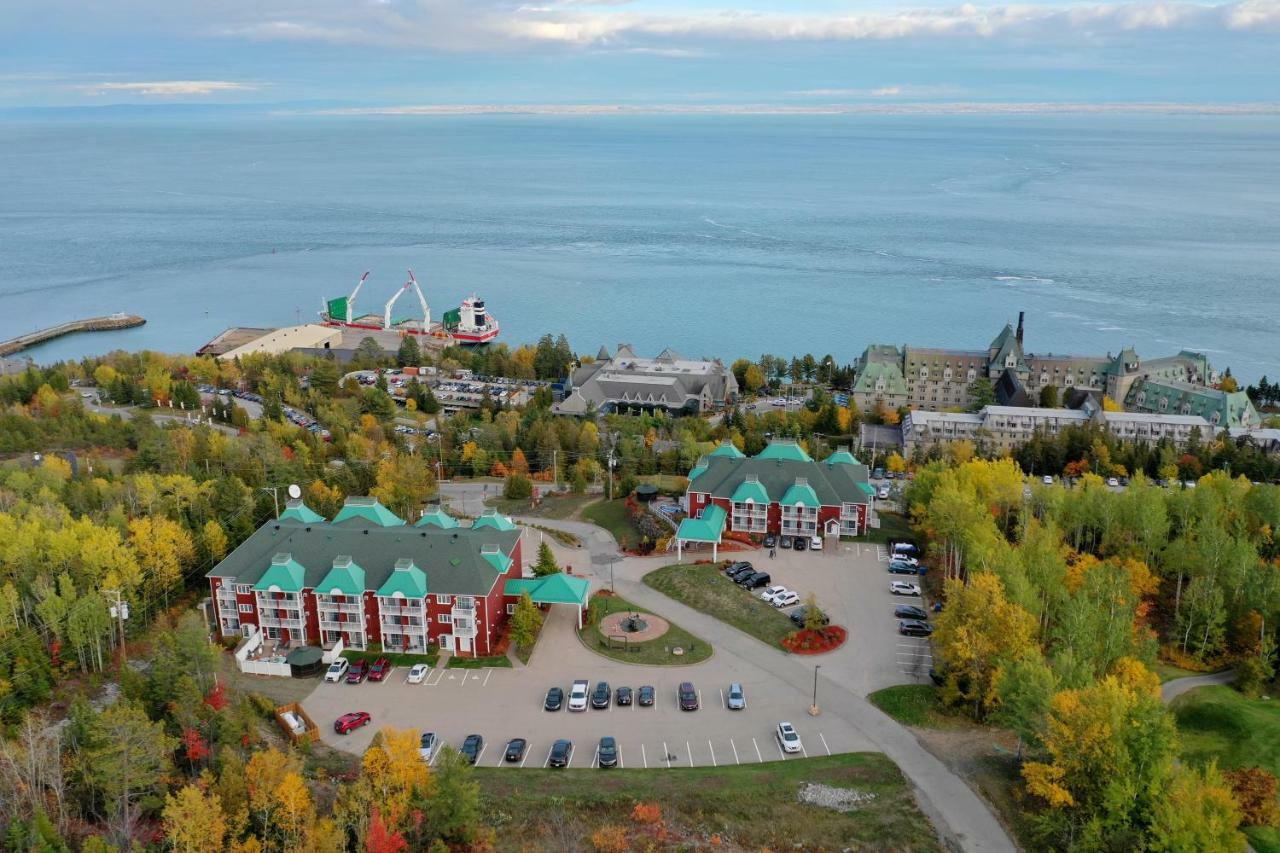 Les Pavillons Du Petit Manoir Du Casino Hotell La Malbaie Exteriör bild