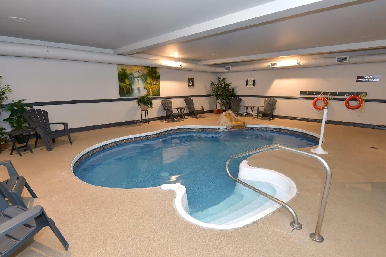 Les Pavillons Du Petit Manoir Du Casino Hotell La Malbaie Exteriör bild