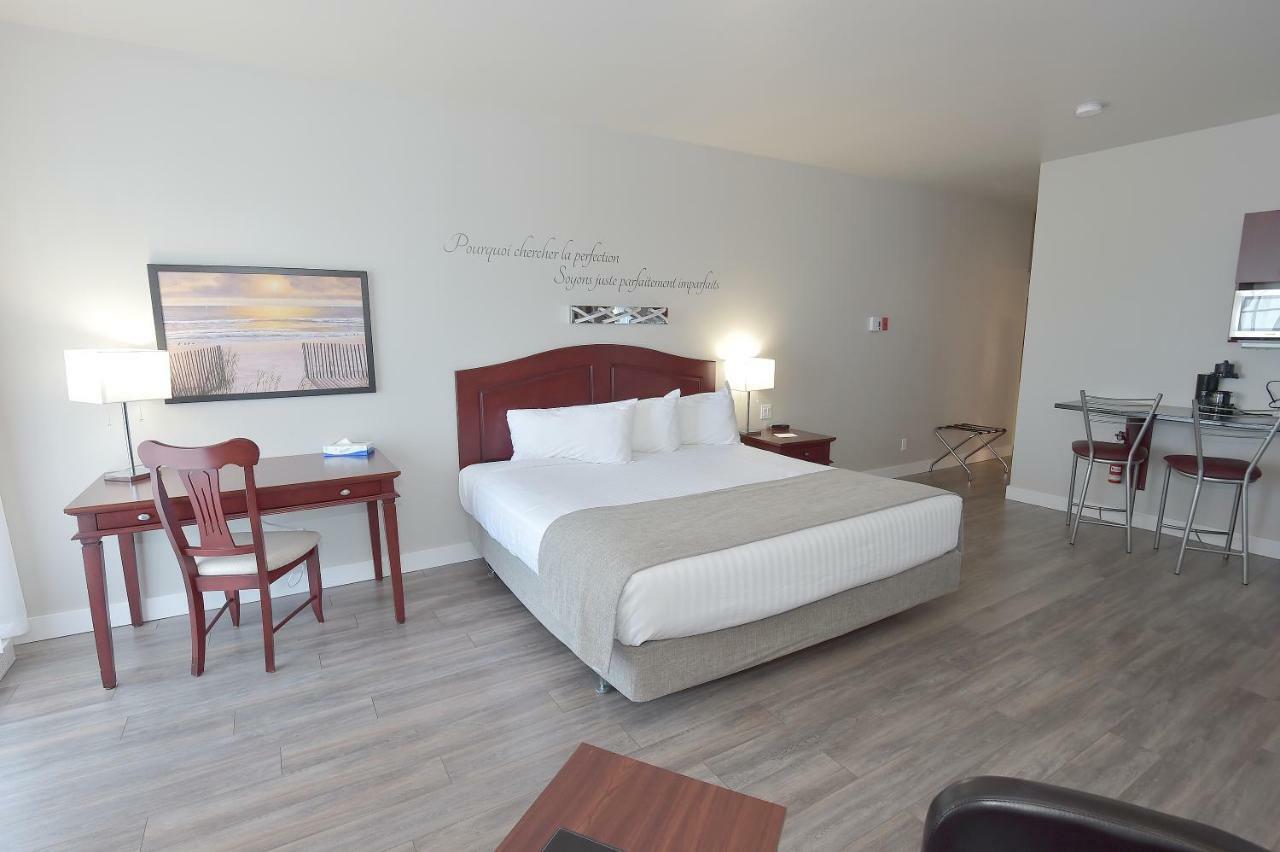 Les Pavillons Du Petit Manoir Du Casino Hotell La Malbaie Exteriör bild