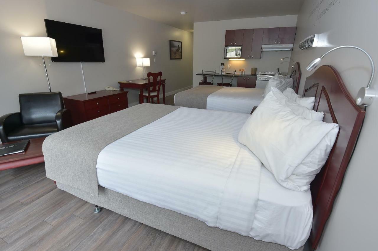 Les Pavillons Du Petit Manoir Du Casino Hotell La Malbaie Exteriör bild