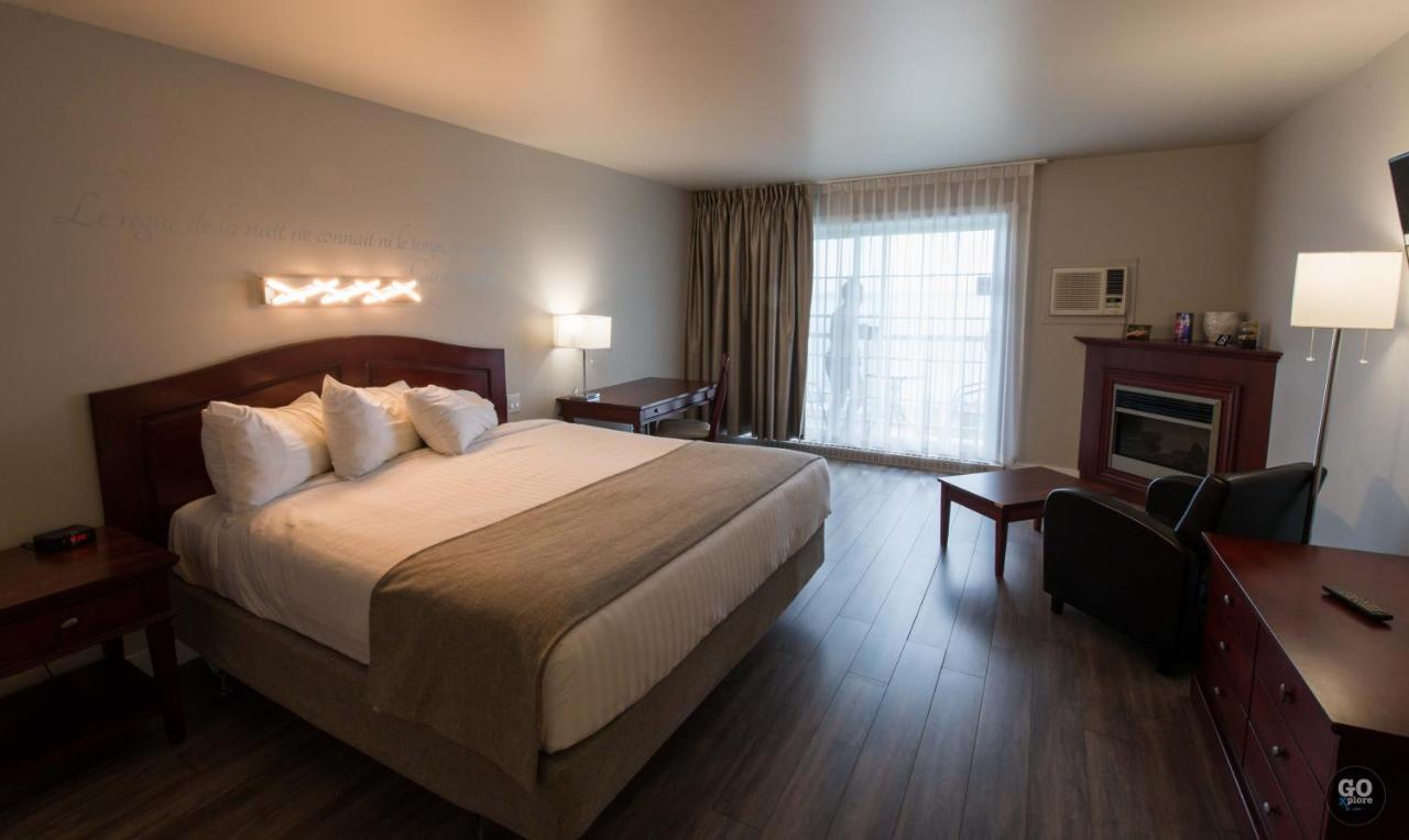 Les Pavillons Du Petit Manoir Du Casino Hotell La Malbaie Exteriör bild